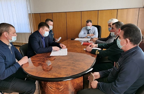 Глава Администрации Колышлейского района Вильдан Узбеков провел рабочую встречу с представителями местных органов МЧС, Ахунско – Ленинского и Сердобского лесничеств