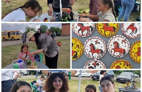 На районном празднике «День села», который состоялся 19 мая в с. Зеленовка Колышлейского района, прошли мастер-классы по изготовлению сувениров-оберегов На районном празднике «День села», который состоялся 19 мая в с. Зеленовка Колышлейского района, прошли мастер-классы по изготовлению сувениров-оберегов