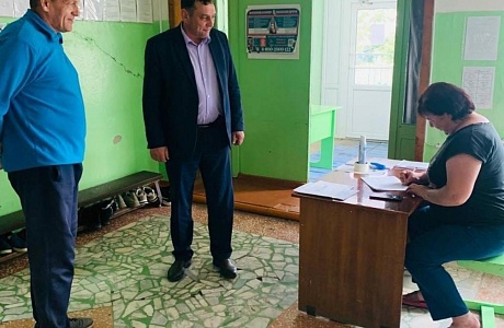 Исполняющий полномочия главы района Михаилом Максимовым 6 июня 2023 года посетил лагерь труда и отдыха "Радуга"