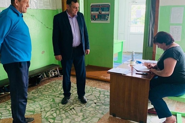 Исполняющий полномочия главы района Михаилом Максимовым 6 июня 2023 года посетил лагерь труда и отдыха "Радуга" Исполняющий полномочия главы района Михаилом Максимовым 6 июня 2023 года посетил лагерь труда и отдыха "Радуга"