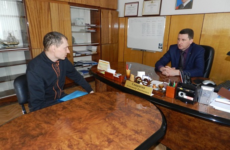  К главе администрации Колышлейского района Александру Спирягину в ходе личного приема 29 марта 2018 года обратился Вячеслав Веряев
