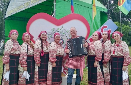 15 июня в селе Колемас Малосердобинского района проходил песенный конкурс-фестиваль «Когда цветут сады» 15 июня в селе Колемас Малосердобинского района проходил песенный конкурс-фестиваль «Когда цветут сады»