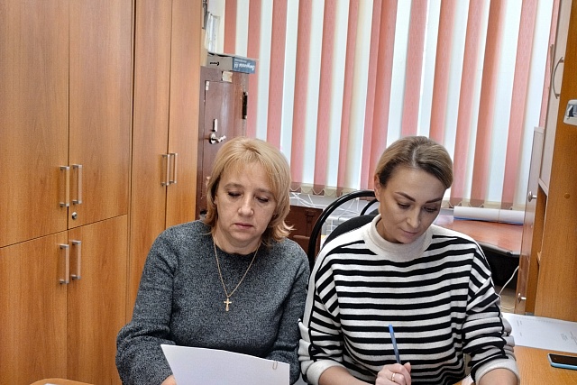Заведующая архивным сектором Администрации Колышлейского района Наталия Каревская провела ознакомление с ведением делопроизводства