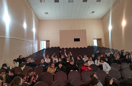 В зрительном зале РДК 31 января 2024 года прошло заседание любительского объединения «Шит и меч», по правовому воспитанию подростков 
