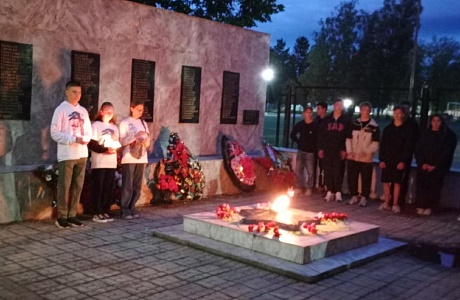 Волонтёры Победы МОУ СОШN2 присоединились к Всероссийской акции Свеча памяти , которая была проведена 21 июня в 21 час в р. п. Колышлей