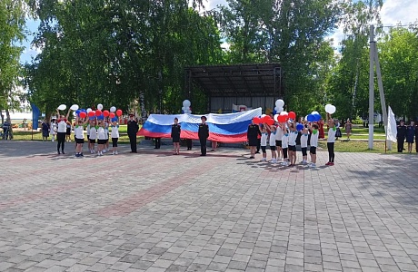 На центральной площади р.п.Колышлей прошло торжественное мероприятие, посвященное Дню России На центральной площади р.п.Колышлей прошло торжественное мероприятие, посвященное Дню России