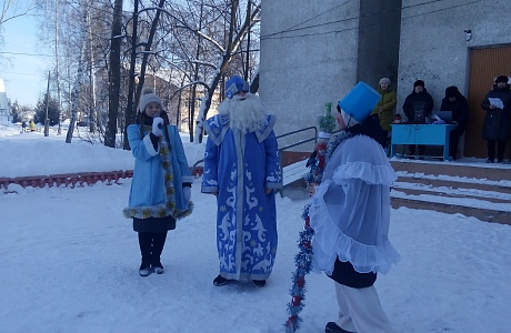 На Центральной площади р.п.Колышлей 4 января 2021 года прошла новогодняя акция «Зимние забавы»