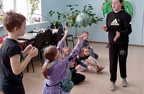 26 Марта в любительском объединении "Весёлые старты" районного Дома культуры прошла игровая программа "Маленькие вытворяшки".