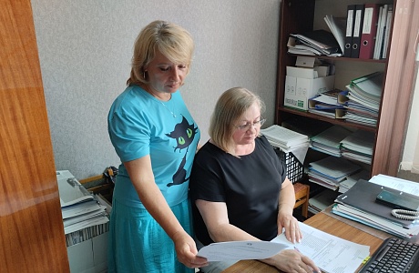 Оказание методической помощи организациям-источникам комплектования заведующей архивным сектором Администрации Колышлейского района Наталией Каревской Оказание методической помощи организациям-источникам комплектования заведующей архивным сектором Администрации Колышлейского района Наталией Каревской