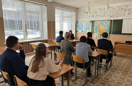 В МОУ ООШ с. Сумы Колышлейского района сотрудники отделения ГИБДД совместно с инспектором ПНД МО МВД России «Колышлейский» провели профилактическую беседу с учащимися старших классов В МОУ ООШ с. Сумы Колышлейского района сотрудники отделения ГИБДД совместно с инспектором ПНД МО МВД России «Колышлейский» провели профилактическую беседу с учащимися старших классов