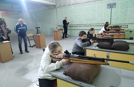 В стрелковом тире г.Заречный прошел Турнир по пулевой стрельбе «Память»