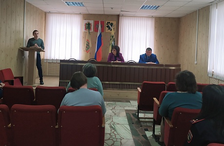 В администрации Колышлейского района 13 апреля состоялось заседание комиссии по делам несовершеннолетних и защите их прав 