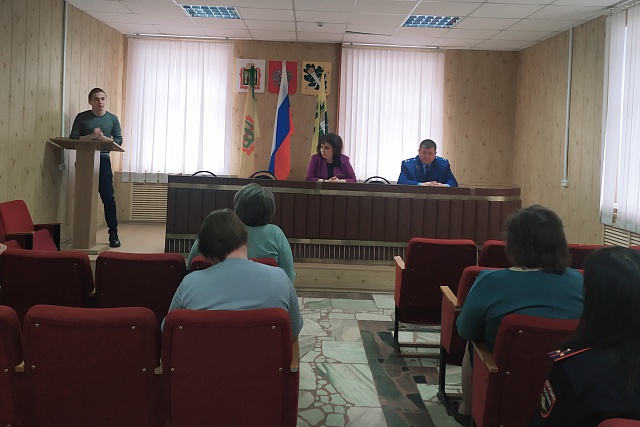 В администрации Колышлейского района 13 апреля состоялось заседание комиссии по делам несовершеннолетних и защите их прав В администрации Колышлейского района 13 апреля состоялось заседание комиссии по делам несовершеннолетних и защите их прав