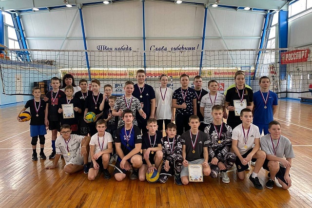 В ФОКе "Олимп" р.п.Колышлей прошло Первенство Колышлейского района по волейболу среди юношей 2010 г.р. и младше