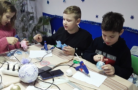  3 января в Доме детского творчества прошел мастер-класс "Зима искусница"