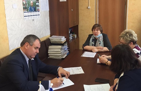 Депутат Законодательного Собрания Пензенской области Вадим Калинин провел личный прием граждан в Администрации Колышлейского района Депутат Законодательного Собрания Пензенской области Вадим Калинин провел личный прием граждан в Администрации Колышлейского района