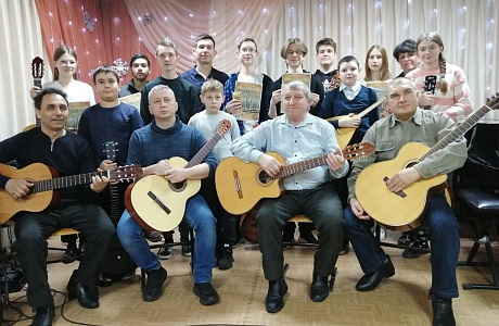 В детской школе искусств Колышлейского района 20 февраля 2024 года прошел фестиваль "Гитара по кругу"