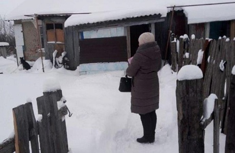 Экстренный выезд специалистов КЦСОН в с. Пограничное Колышлейского района 