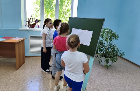 В детском секторе РДК 22 мая состоялась познавательно-игровая программа "Славянское наследие", посвященная Дню славянской письменности.
