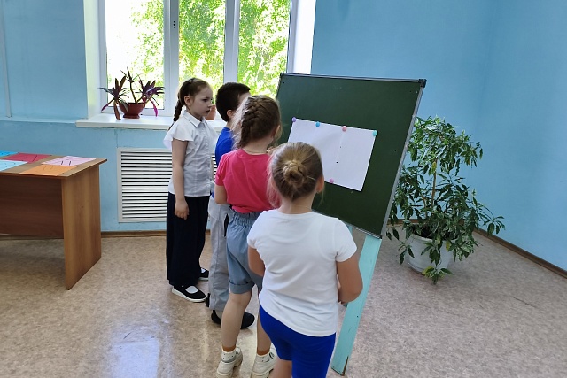 В детском секторе РДК 22 мая состоялась познавательно-игровая программа "Славянское наследие", посвященная Дню славянской письменности.