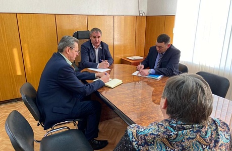 Депутат Законодательного Собрания Пензенской области Вадим Калинин провел приём граждан Колышлейского района
