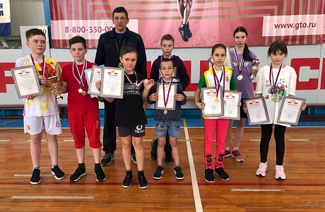 В ФОКе «Олимп» п.Колышлей 6 марта 2022 года состоялось Первенство ДЮСШ Колышлейского района по лёгкой атлетике
