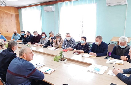 28 декабря 2021 года в здании администрации Колышлейского района под председательством главы администрации Колышлейского района В.С. Узбекова состоялось очередное заседание антитеррористической комиссии
