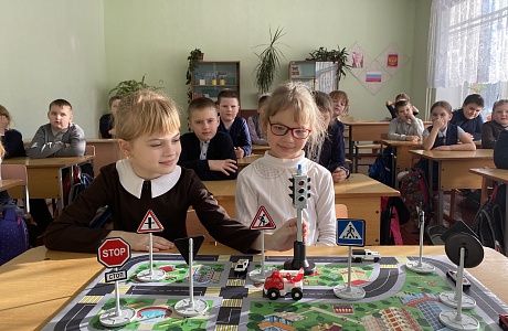 В «МОУ СОШ №2» р.п. Колышлей состоялась 13 января 2022 года встреча учащихся школы с сотрудниками отделения ГИБДДМО МВД России «Колышлейский» В «МОУ СОШ №2» р.п. Колышлей состоялась 13 января 2022 года встреча учащихся школы с сотрудниками отделения ГИБДДМО МВД России «Колышлейский»