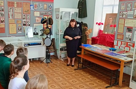Туристическая группа "Горизонт" из с. Малая Сердоба посетила краеведческий музей р.п.Колышлей.