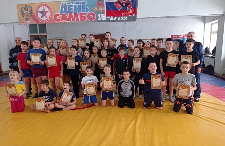 В спортивной школе р.п.Колышлей 8 января 2025 года прошло Первенство Колышлейского района по грэпплингу среди юношей и девушек