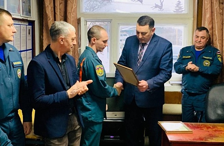 Глава Колышлейского района Михаил Максимов 27 декабря провел встречу с личным составом работников 29 ПСЧ 1 ПСО ФПС ГПС Главного управления МЧС России