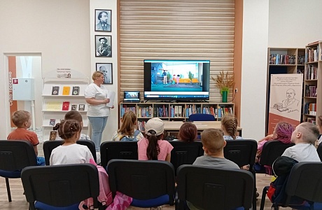 В районной библиотеке 3 июля прошёл информ урок «Гаджет зависимость». 