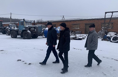 Глава Администрации Колышлейского района Михаил Максимов и глава Колышлейского района Василий Нагорнов,  18 января 2023 года посетили крестьянско-фермерское хозяйство Николая Нестерова