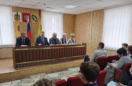В Администрации Колышлейского района 12 апреля глава администрации района Вильдан Узбеков провел расширенное совещание с руководителями организаций В Администрации Колышлейского района 12 апреля глава администрации района Вильдан Узбеков провел расширенное совещание с руководителями организаций