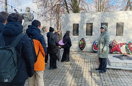 Для учащихся 8-х классов первой школы р.п. Колышлей была организована пешая экскурсия «Путешествие сквозь века»