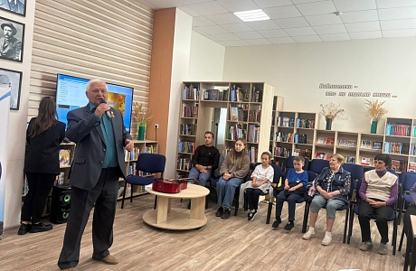 На базе библиотеки 3 октября 2024 года прошел вечер общения «Нет возраста для тех, кто сердцем молод». 