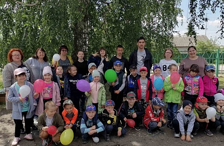 1 июня Дом детского творчества радушно раскрыл свои двери для младшей группы ДОЛ "Малышок" 