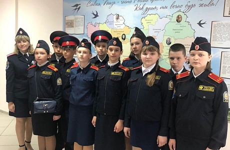 Учащиеся МОУ СОШ п. Родниковский приняли участие в региональном фестивале "Салют, кадеты!"