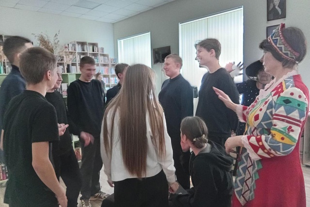Учащиеся школы №1 п.Колышлей 6 ноября приняли участие в фольклорном квесте «К истокам народной культуры» Учащиеся школы №1 п.Колышлей 6 ноября приняли участие в фольклорном квесте «К истокам народной культуры»