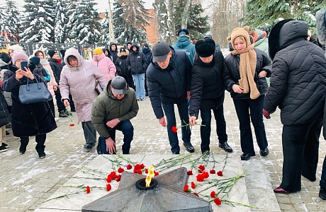 В поселке Колышлей 9 декабря в Аллее Героев состоялось торжественное мероприятие, посвященное Дню Героев Отечества «Героями сильна Россия»