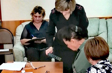 В Центре общения старшего поколения Колышлейского района19 июля прошла встрече с оперуполномоченным отделения уголовного розыска В Центре общения старшего поколения Колышлейского района19 июля прошла встрече с оперуполномоченным отделения уголовного розыска