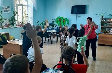 В любительском объединении "Карусель" районного дома культуры 2 октября 2024 года прошла познавательная игровая программа "Карусель"