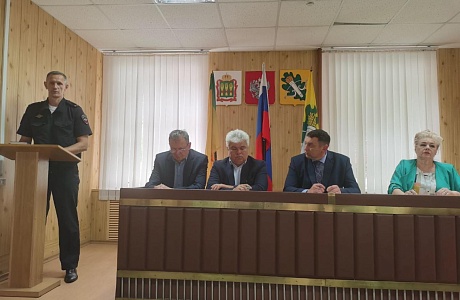 Исполняющий полномочия Главы Колышлейского района Михаил Максимов провел расширенное оперативное совещание Исполняющий полномочия Главы Колышлейского района Михаил Максимов провел расширенное оперативное совещание
