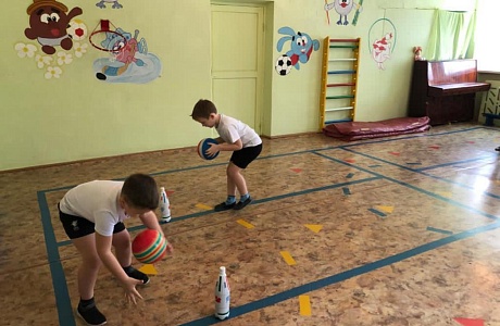12 января 2022 года в МДОУ д/с «Петушок» проведены новогодние «Весёлые старты» 