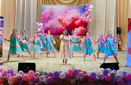 В районном Доме культуры 18 марта состоялось торжественное мероприятие "Крымская весна", посвященное 11- летию возвращения Крыма и Севастополя в Россию