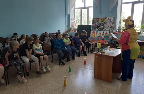 7 июня в Любительском объединении "Карусель" была проведена игровая программа "Волшебный цветок"