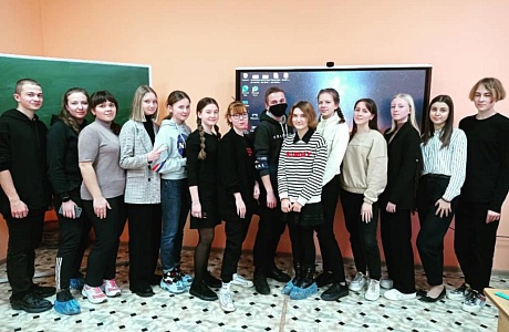 Алексей Кожунов встретился с волонтёрами МОУ СОШ № 1 п. Колышлей в преддверии Дня добровольца 