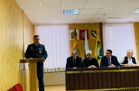 В Администрации Колышлейского района 31 января 2023 года глава администрации района Михаил Максимов провел совещание 