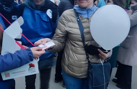 Волонтёры Победы МОУ СОШ № 2 р. п. Колышлей являются постоянными участниками Акции"Красная гвоздика"