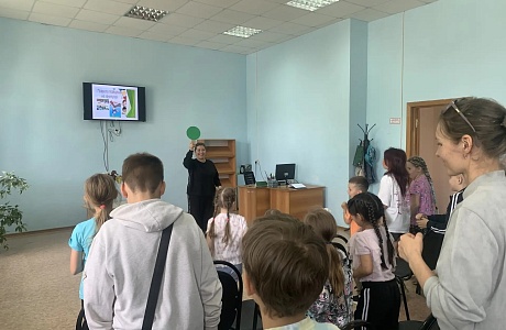 Для юных жителей нашего района 6 июня была организована увлекательная информационная программа под названием "Как не испортить каникулы". 